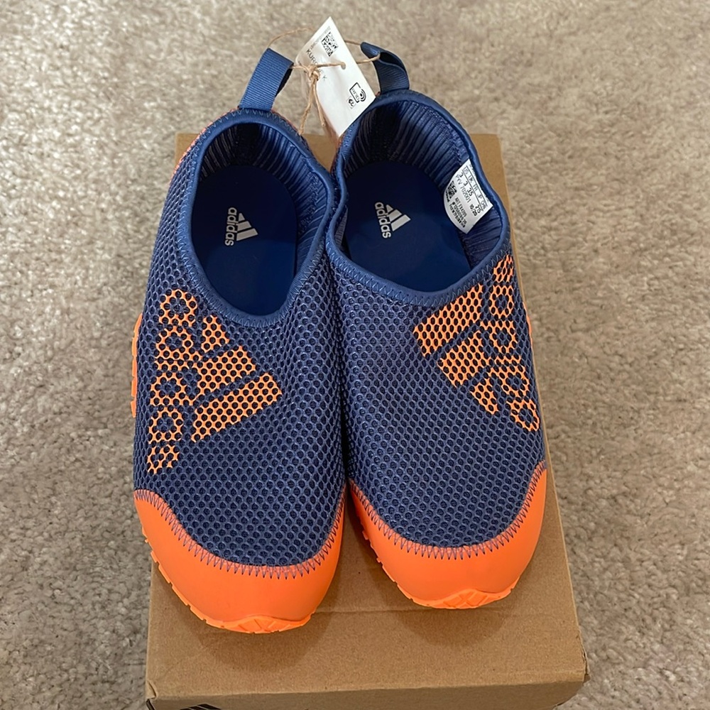 New With Box Adidas Kurobe Water shoes size 3